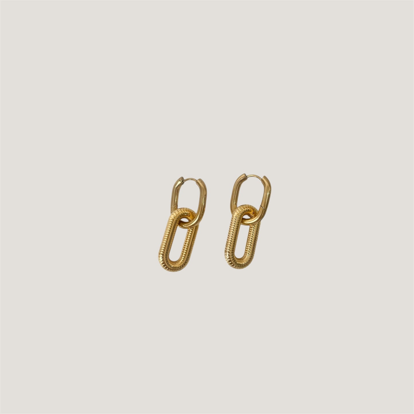 Echo link earring