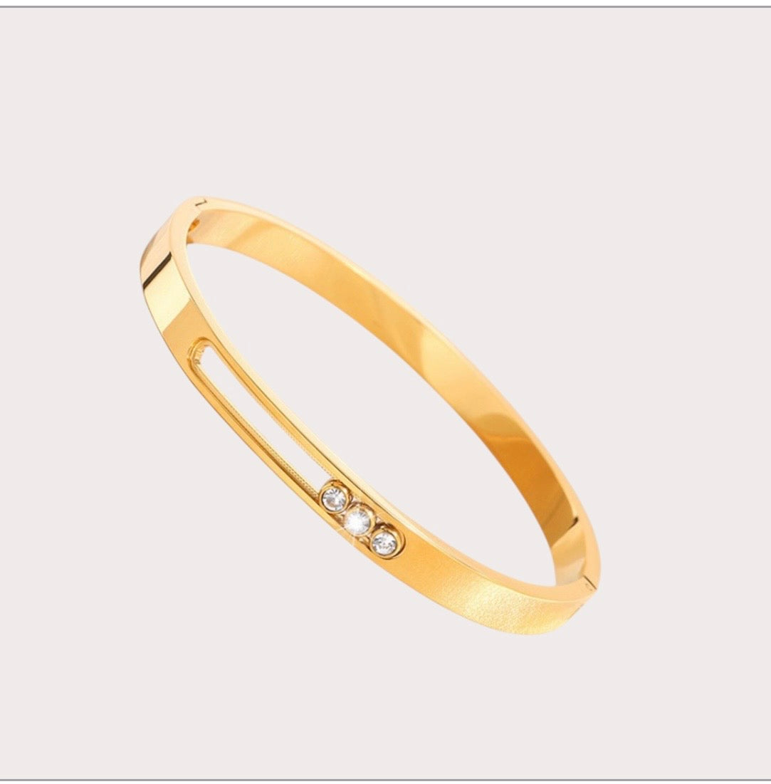 Shift Diamanté clasp bangle