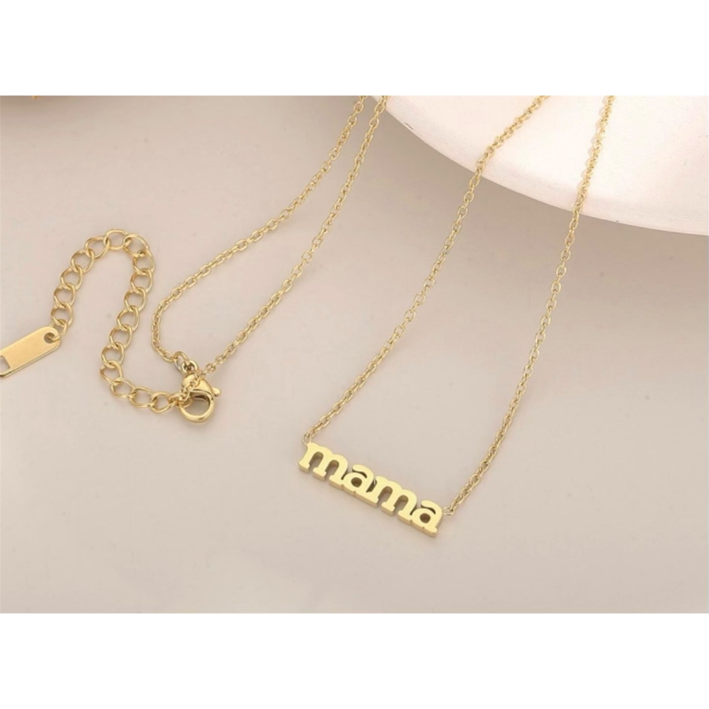 Mama necklace (solid)