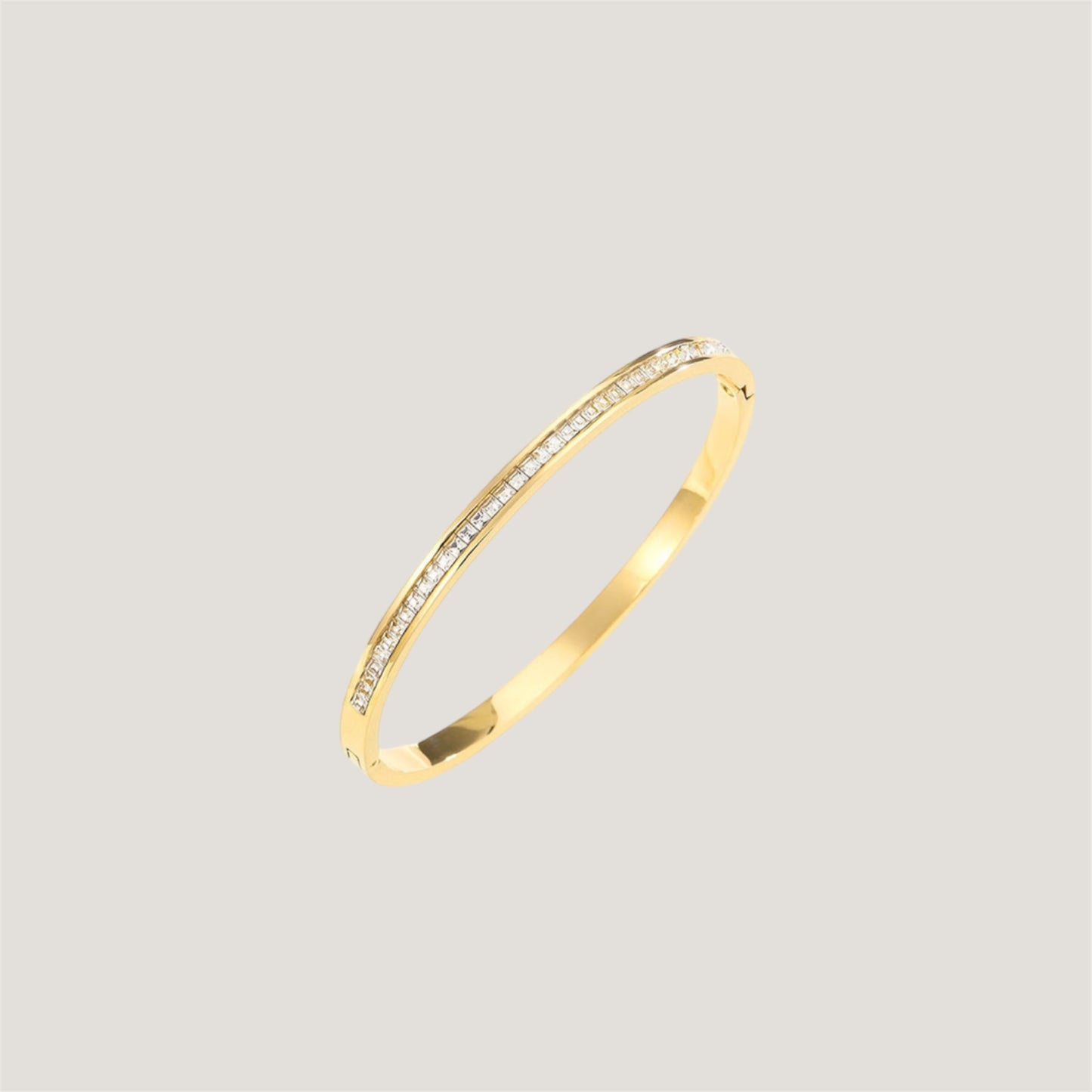 Ryla clasp bangle