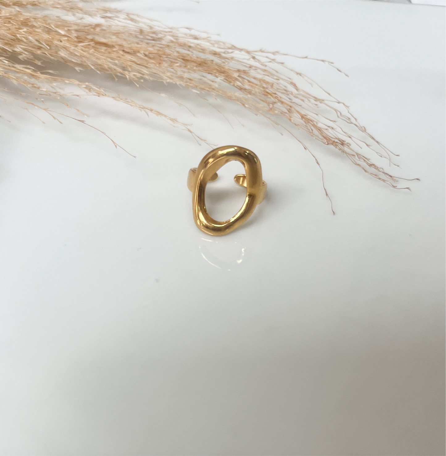 Irregular adjustable ring