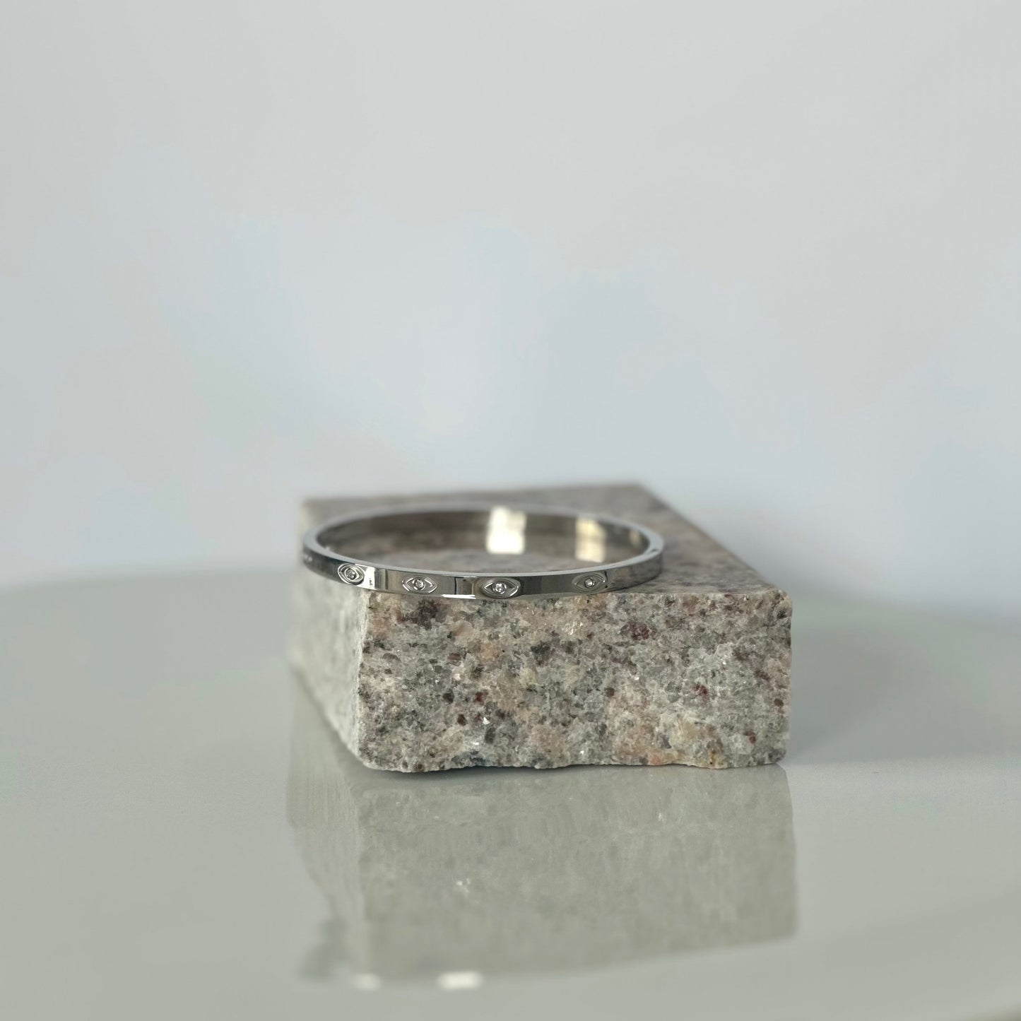 Shela Diamante Bangle
