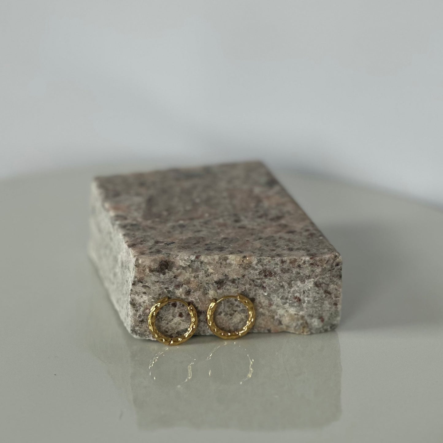 Textured Minimalist Sleeper