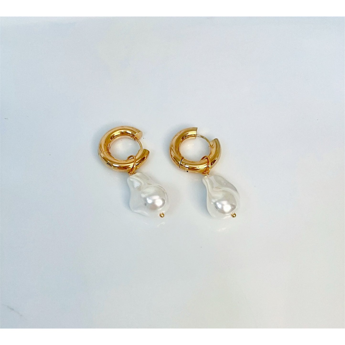 Chunky Pearl earring