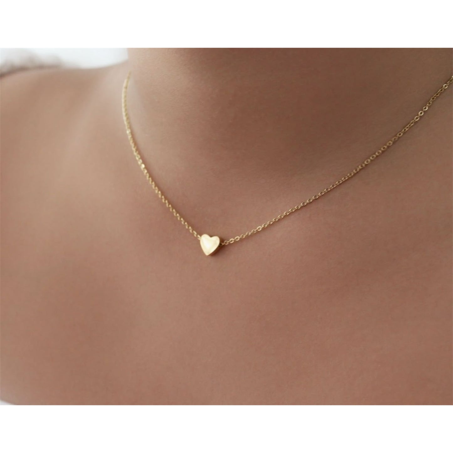 Minimalist heart necklace