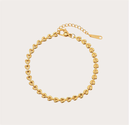 Dainty Heartstring bracelet