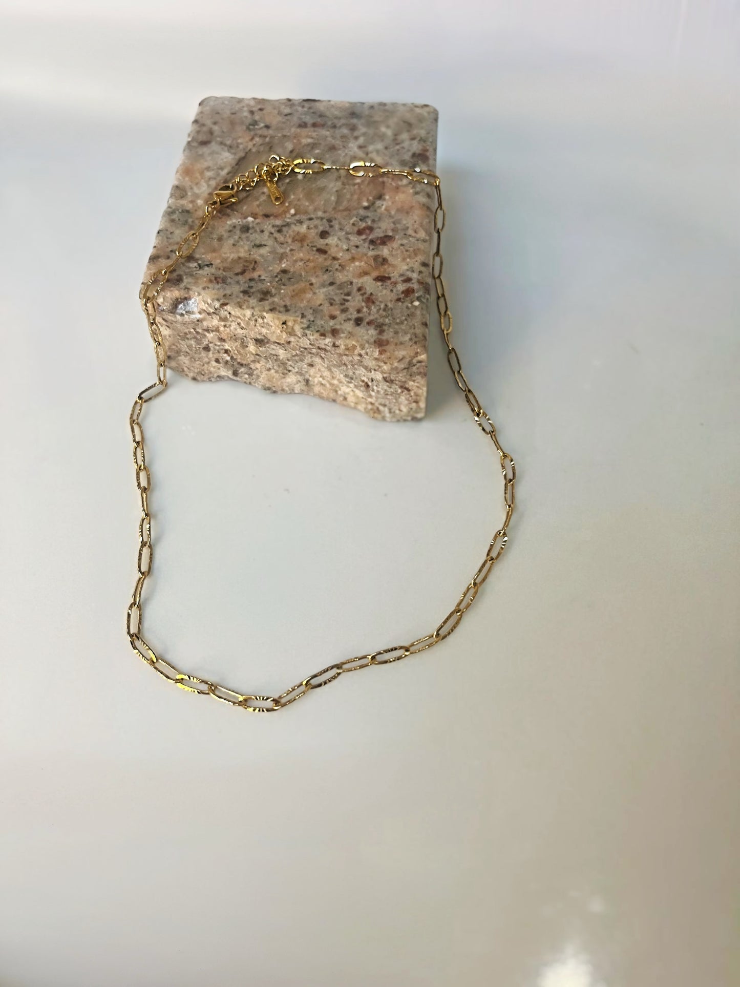 Hammered paperclip chain