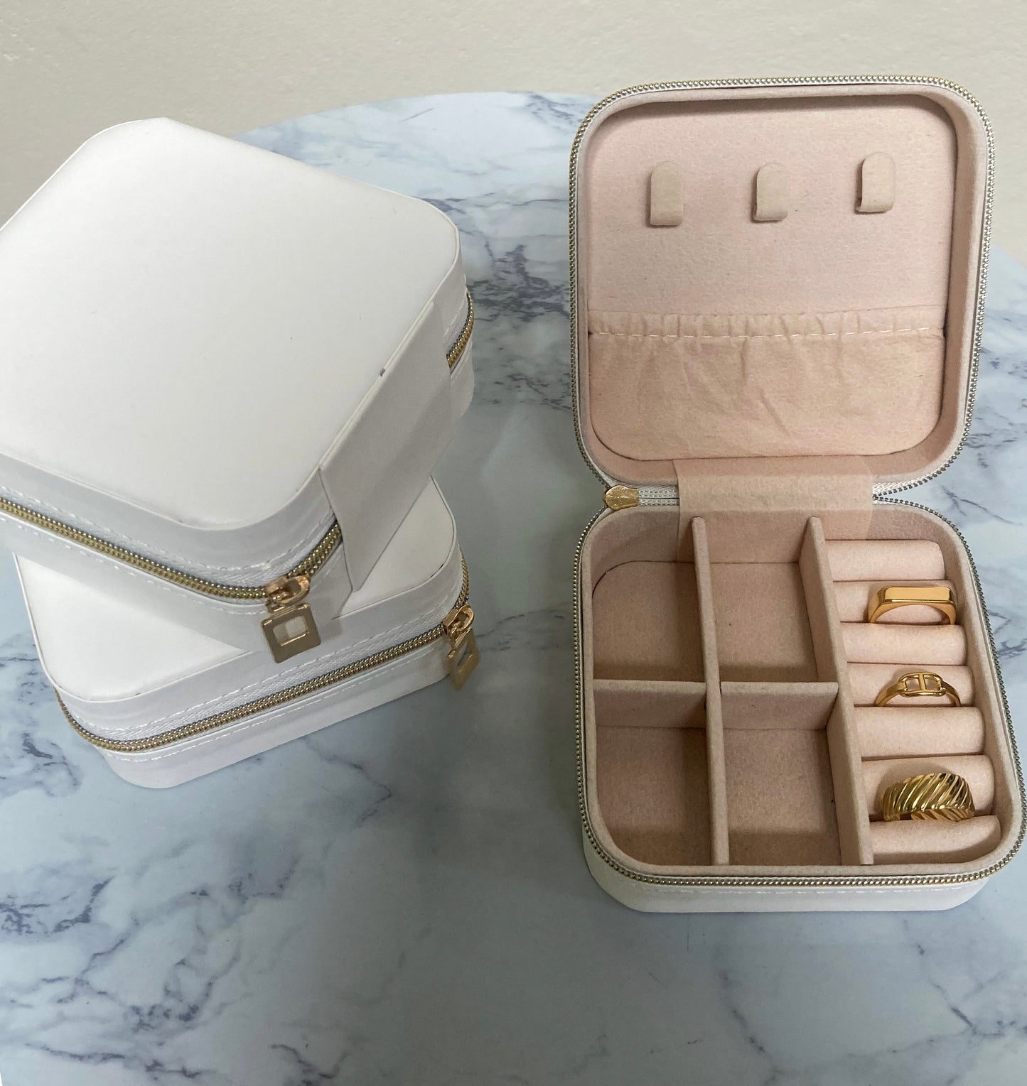 Travel jewellery box